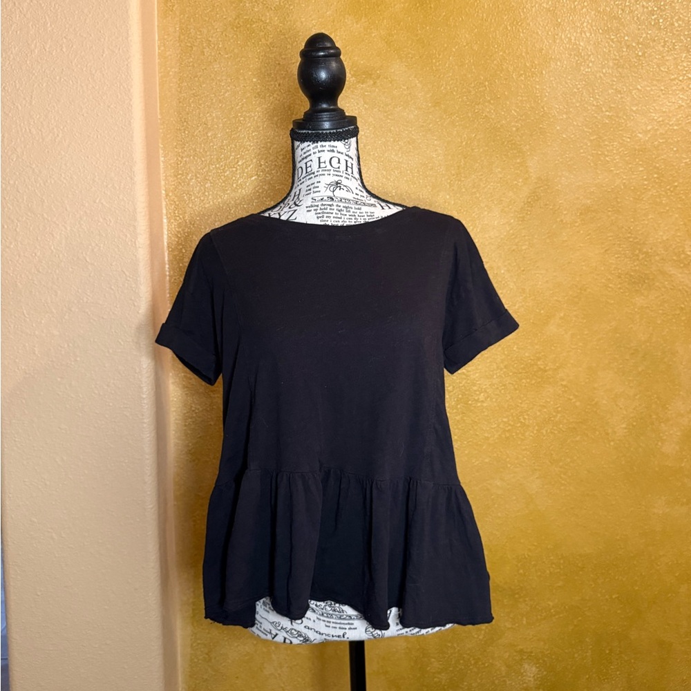 Altar’d State Black Short Sleeve Ruffle Blouse – Size Medium 🖤✨